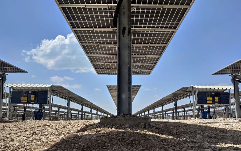 comment les panneaux solaires bifaciaux peuvent-ils augmenter la production d'électricité ?
