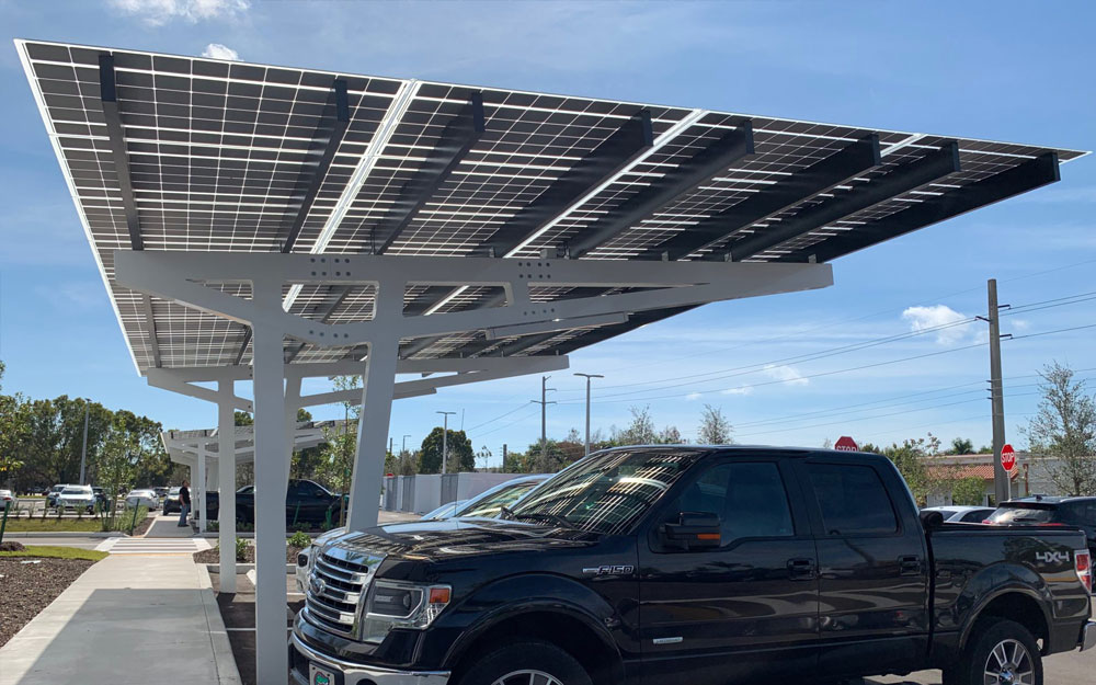 pourquoi le carport solaire est une solution solaire cool?
