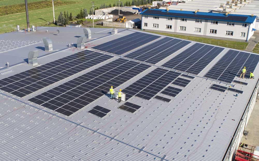 1.Centrale solaire sur toit de 2 MW connectée au réseau
